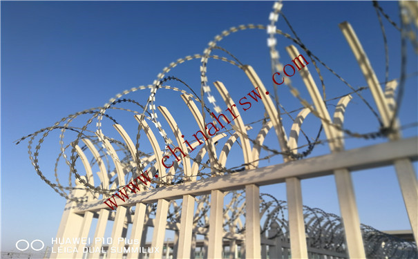 刀片刺繩安裝效果實拍圖 刀片刺繩安裝效果實拍圖