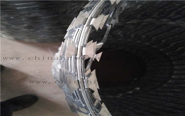 刀片刺繩細節 刀片刺繩細節