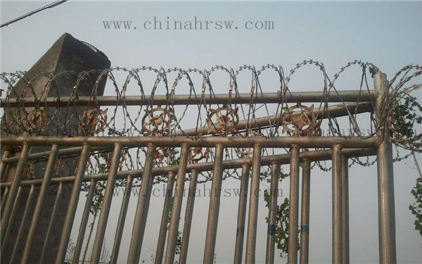 帶刺鐵絲網 帶刺鐵絲網