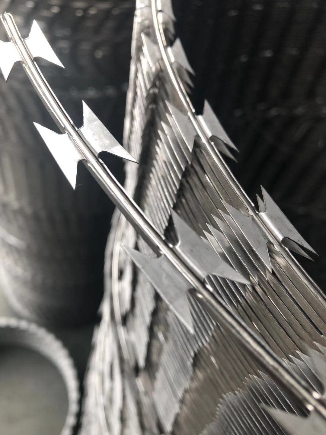 不銹鋼刀片刺繩 不銹鋼刀片刺繩