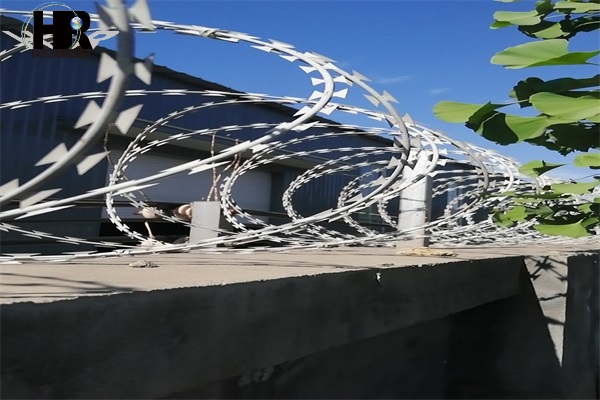 采購鍍鋅刀片刺繩注意事項(xiàng) 采購鍍鋅刀片刺繩注意事項(xiàng)