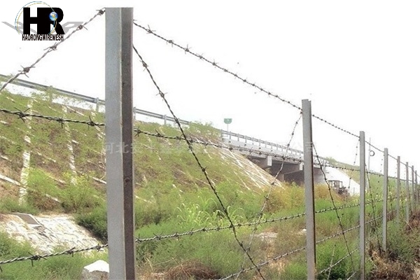 高速公路鋪設(shè)刀片刺繩作用 高速公路鋪設(shè)刀片刺繩作用